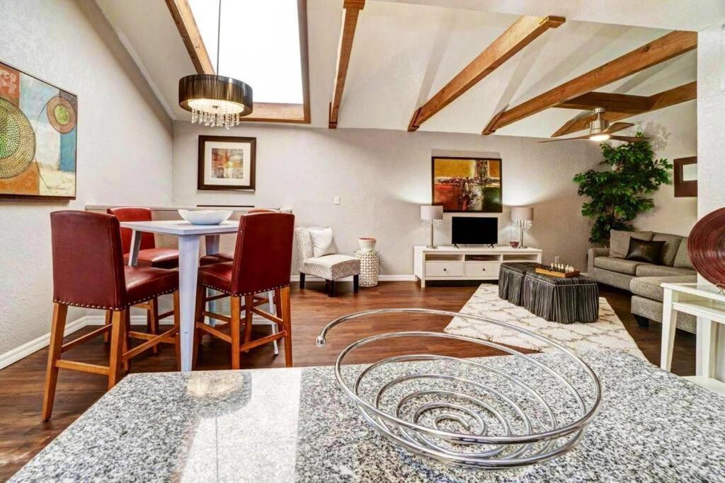 Hidden Couples Loft Retreat In Heights Foodie District Tampa Zewnętrze zdjęcie